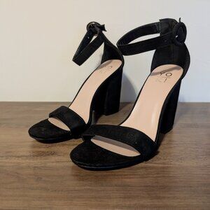 Yoki Friday Black Velvet Chunky High Heel Shoes Women's Size 7